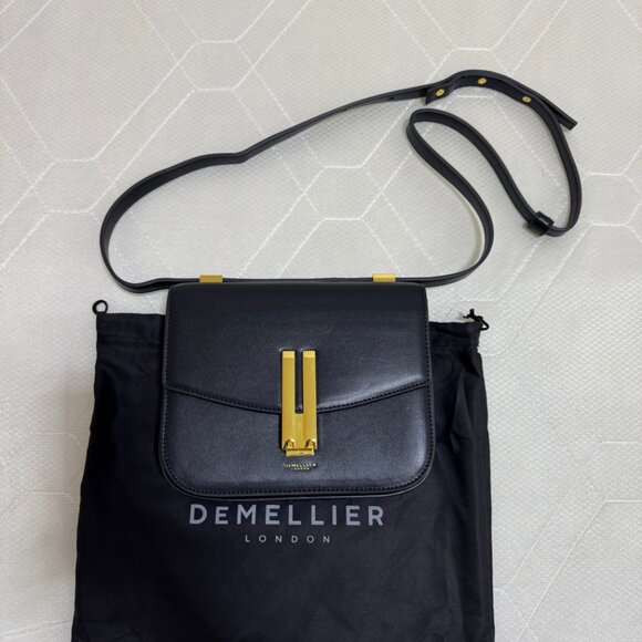 DeMellier The Vancouver - Picture 1 of 7